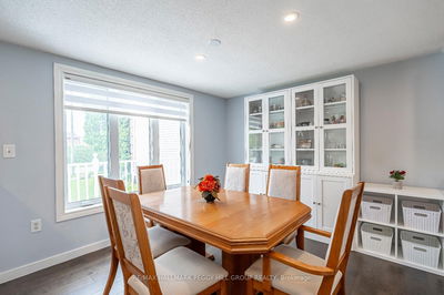56 Rundle Cres, Barrie - Holly image-0-4