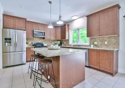 10 Merrington Ave, Oro-Medonte - Warminister image-0-3