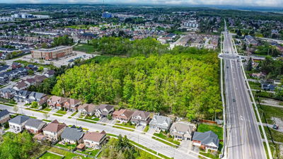 8 Thrushwood Dr, Barrie - Holly image-0-1
