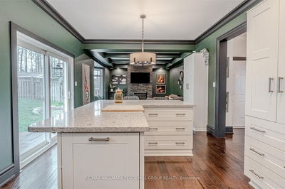 8 Thrushwood Dr, Barrie - Holly image-0-3