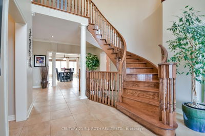 38 Camelot Sq, Barrie - Innis-Shore image-0-3