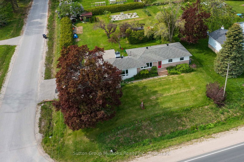 3 Edith Dr, Oro-Medonte - Prices Corners image-0-0