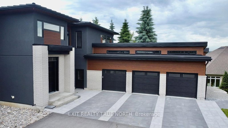 57 Glenhuron Dr, Springwater, L4M 6T4 | Image 3