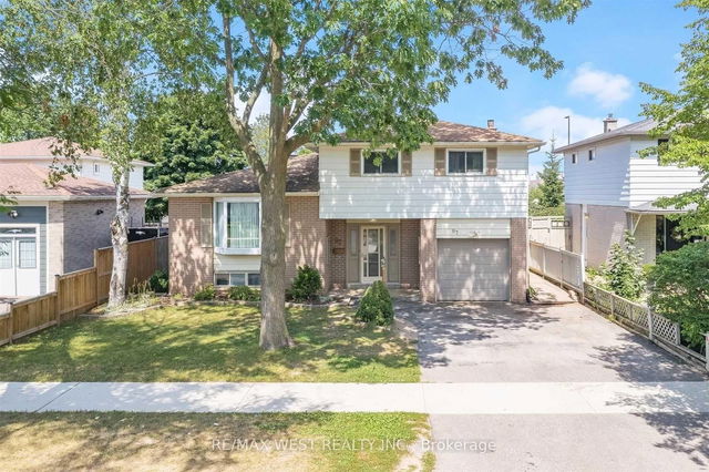 97 College Crescent