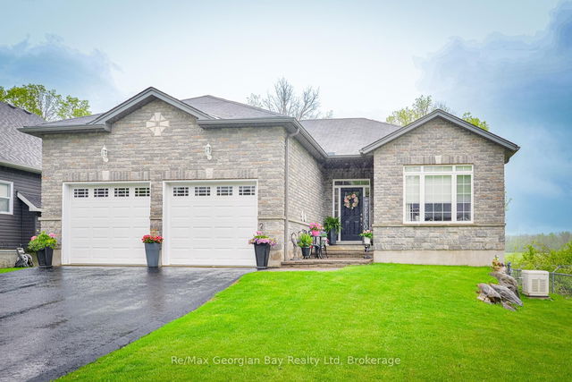 51 DONLANDS Court