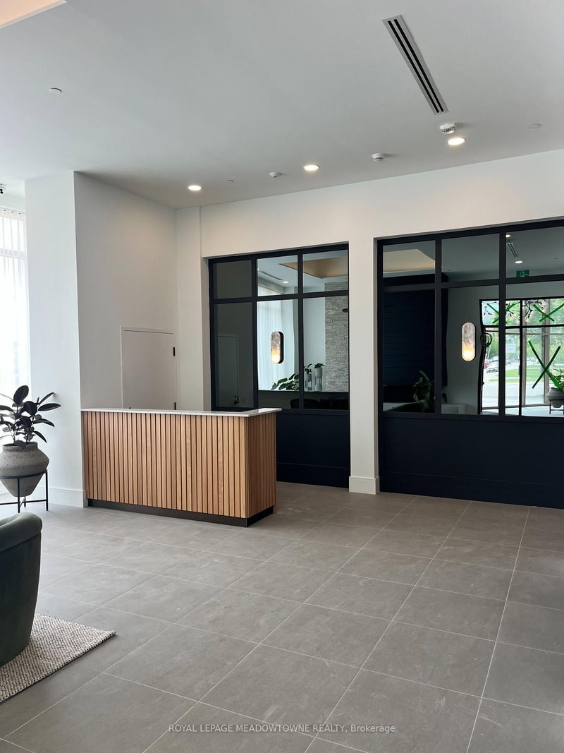 408 - 31 Huron St, Collingwood, L9Y 5T7 | Image 3