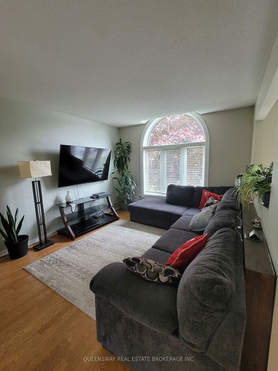 50 Acorn Cres, Wasaga Beach - Wasaga Beach image-0-2