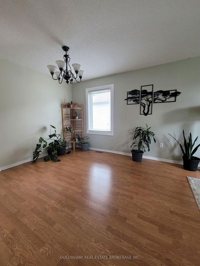 50 Acorn Cres, Wasaga Beach - Wasaga Beach image-0-3