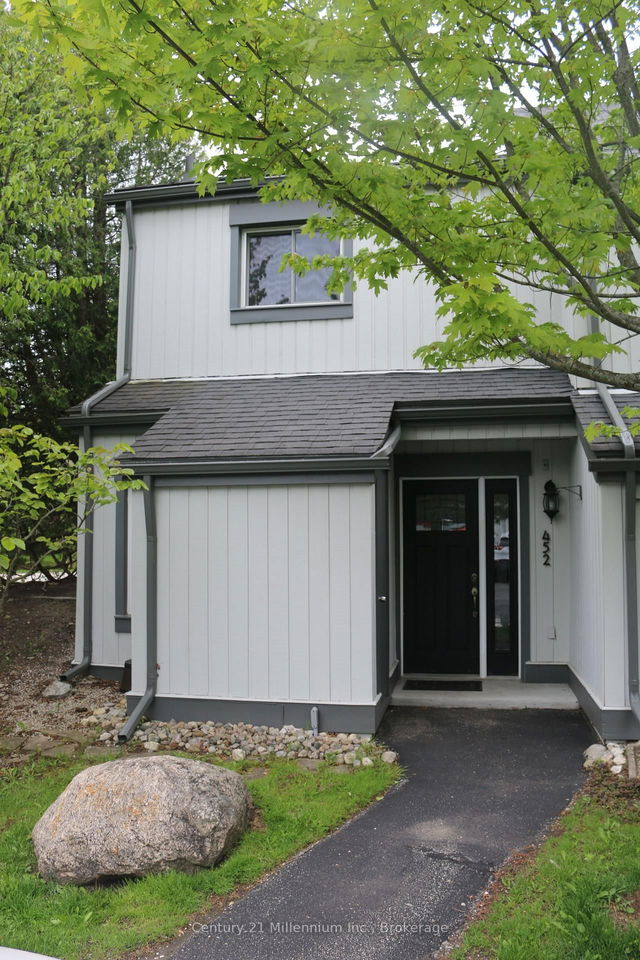452 Oxbow Crescent