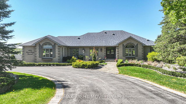 1263 Hawk Ridge Crescent