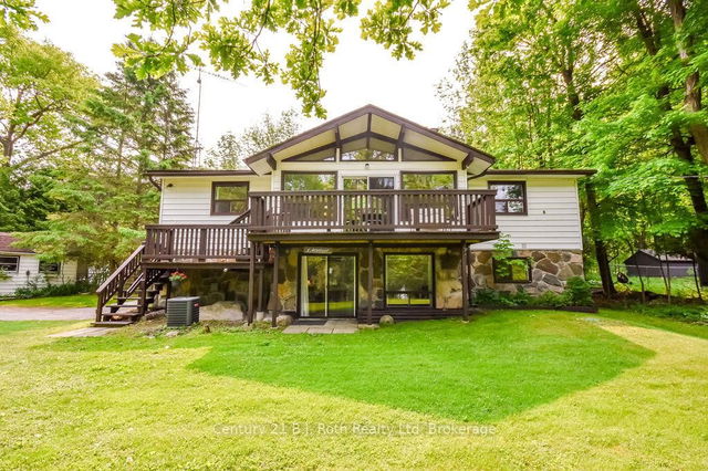 1755 Twin Oaks Crescent