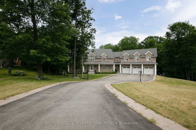 16 Heron Boulevard