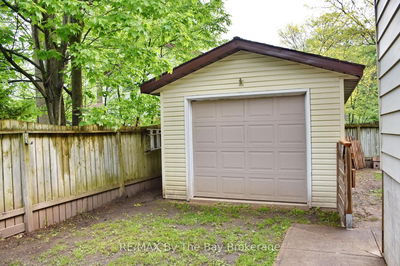 11 Caribbean Dr, Wasaga Beach - Wasaga Beach image-0-2