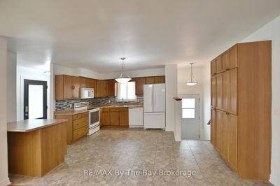11 Caribbean Dr, Wasaga Beach - Wasaga Beach image-0-4