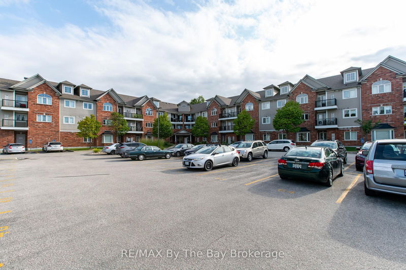 Unit 211 — 16 Westbury Rd, Wasaga Beach - Wasaga Beach image-0-0