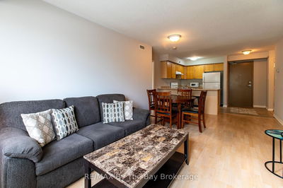 Unit 211 — 16 Westbury Rd, Wasaga Beach - Wasaga Beach image-0-3