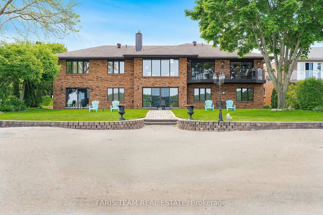 16 Beck Boulevard