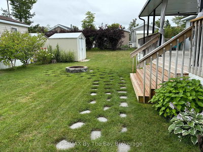 15 Chippewa Tr, Wasaga Beach - Wasaga Beach image-0-1