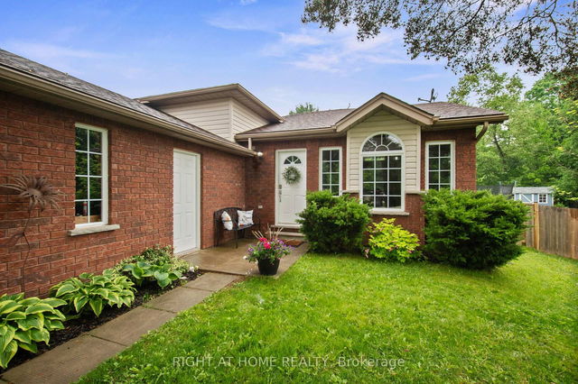 18 Edgewood Crescent