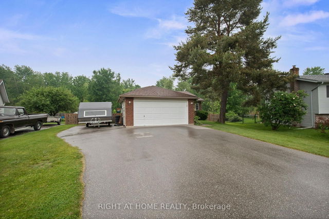 18 Edgewood Crescent