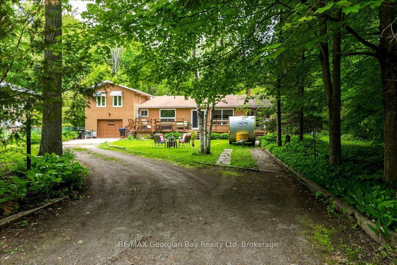 23 Duquette Crt N, Tiny, L9M 0H3 | Image 2