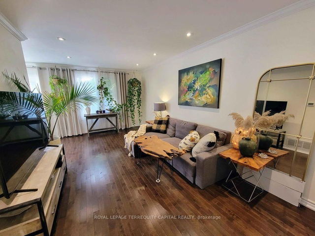 Upper - 20 Mowat Crescent