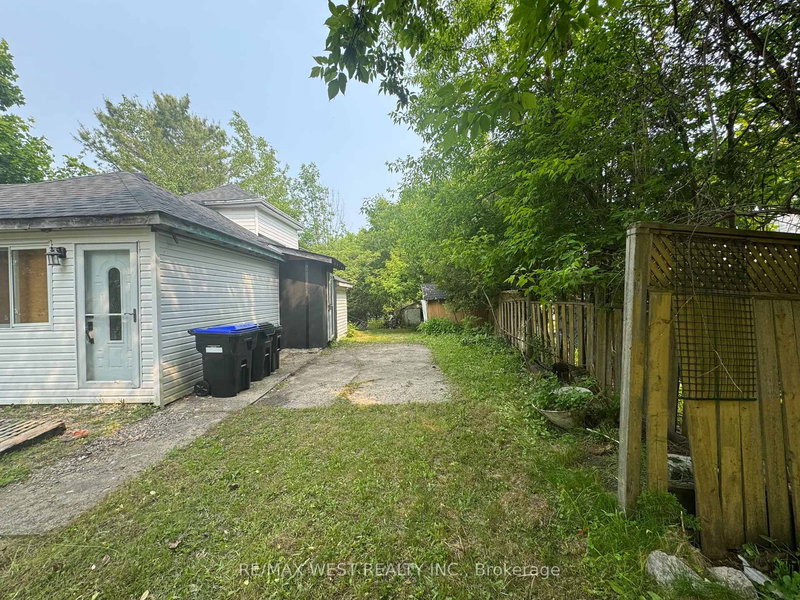 250 Kingfisher Ave, Tay, L0K 1R0 | Image 3