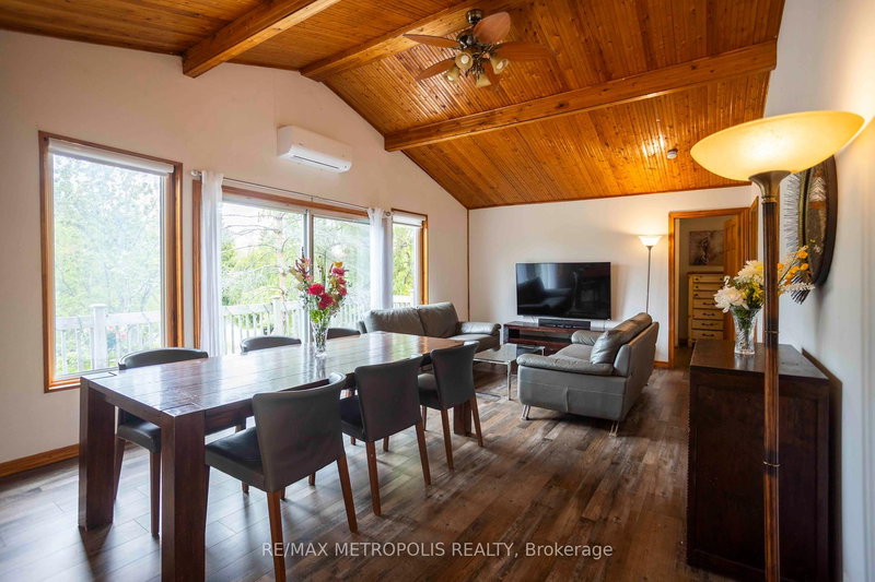 56 Georgian Manor Dr, Collingwood, L9Y 3Z1 | Image 2