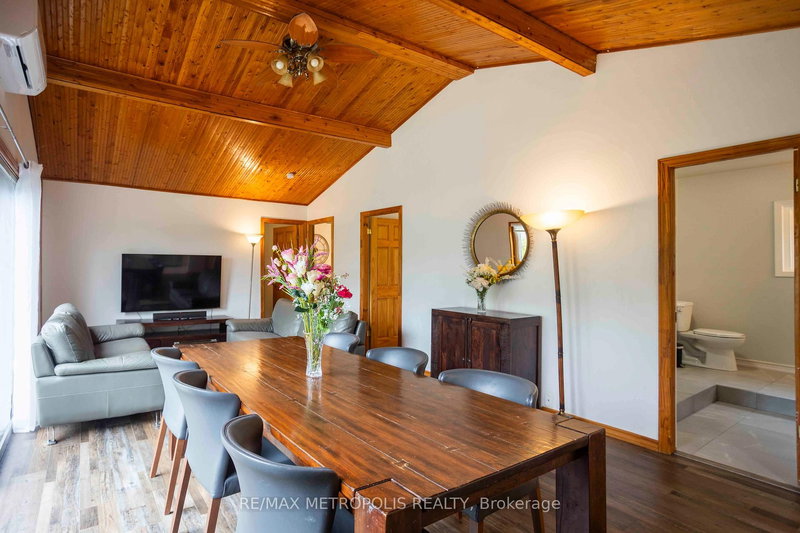 56 Georgian Manor Dr, Collingwood, L9Y 3Z1 | Image 3