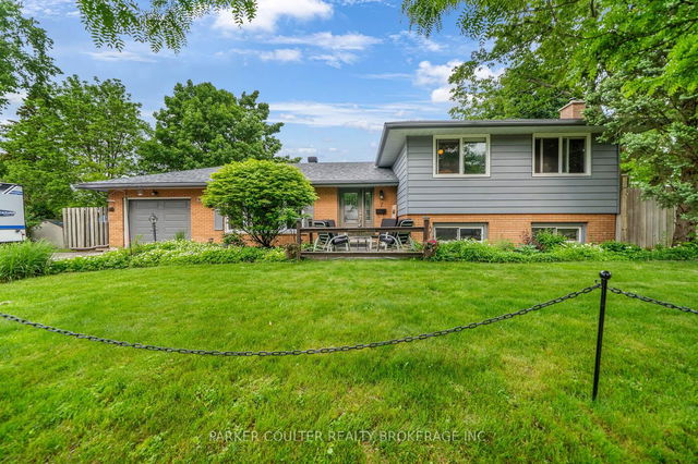 7 Broadmoor Avenue