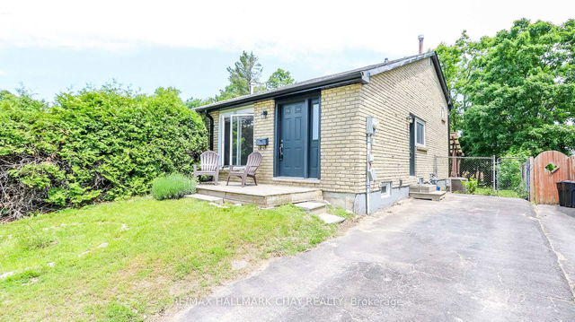 21 Scott Crescent