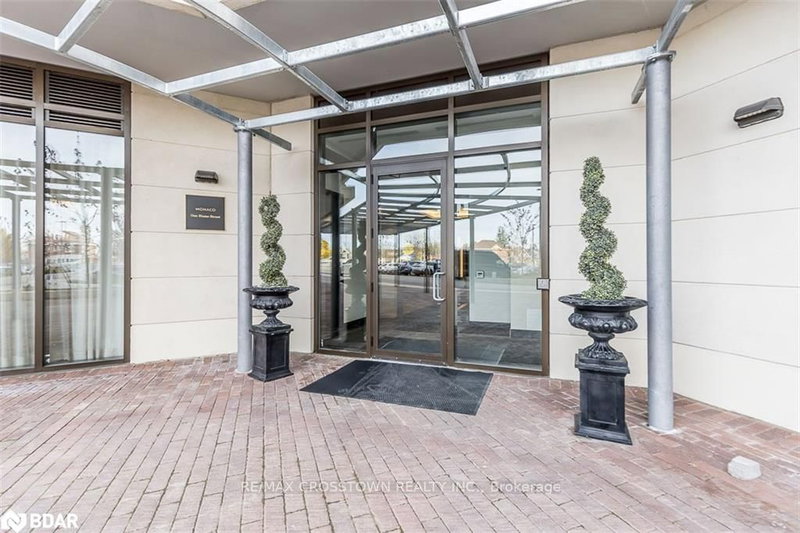 220 - 1 Hume St, Collingwood, L9Y 0X3 | Image 2