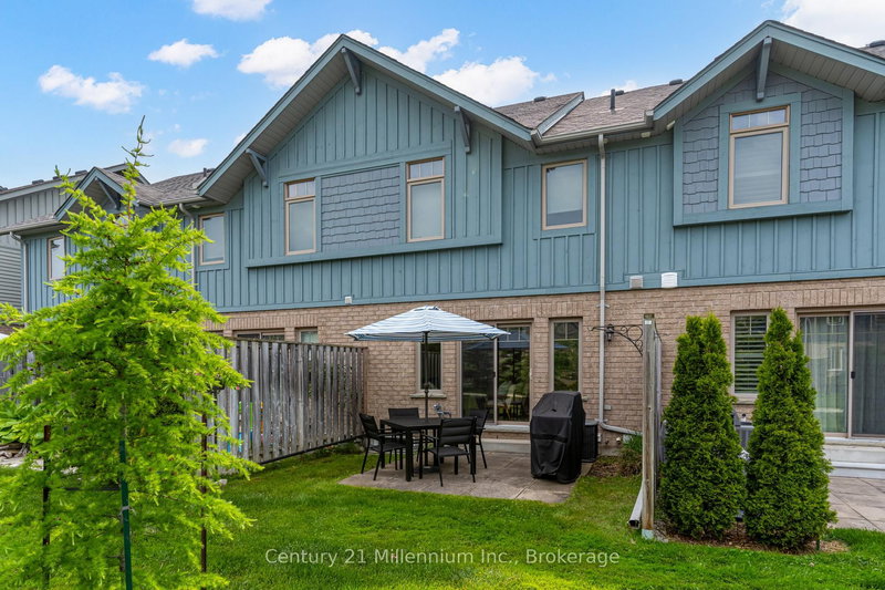 37 Silver Glen Blvd, Collingwood, L9Y 0G9 | Image 3