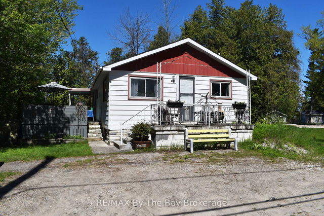 810 River Road E
