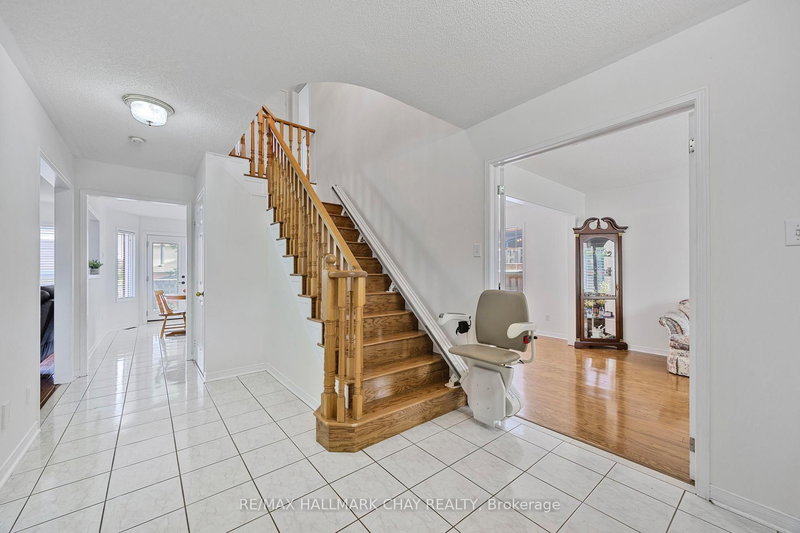 132 James St, Barrie, L4N 6X9 | Image 3
