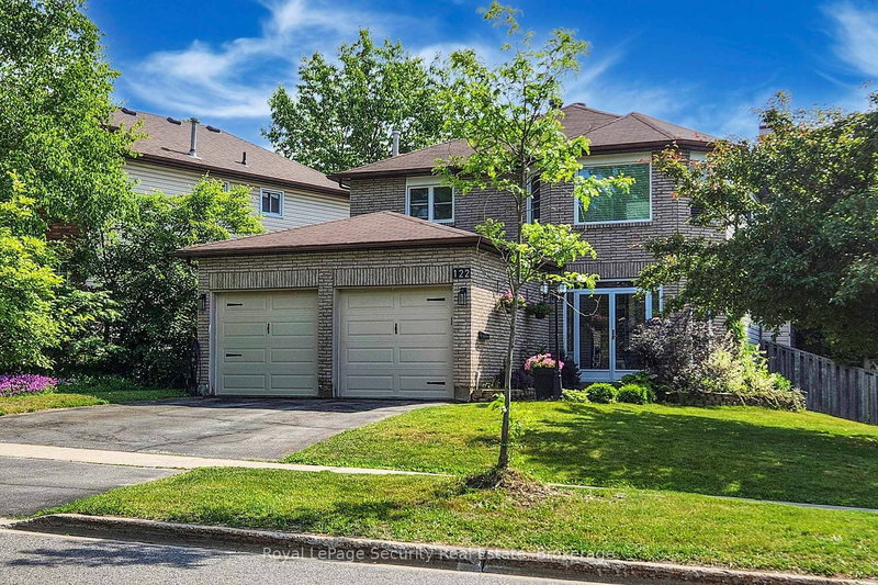 122 Browning Tr, Barrie, L4N 6R3 | Image 2