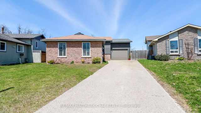 51 Christie Crescent