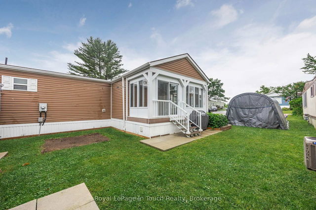 6 Maple Lane