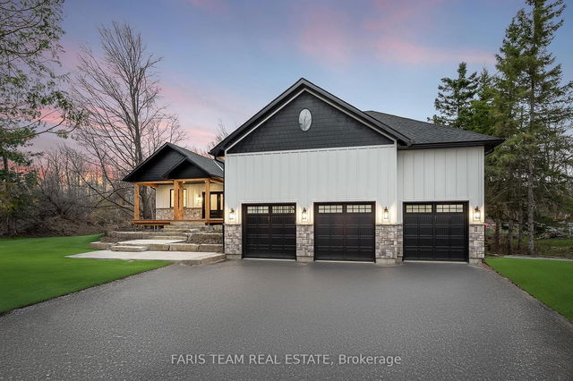 262 Lakeshore Road W