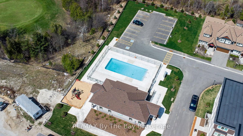 205 - 17 Spooner Cres, Collingwood, L9Y 1T3 | Image 3