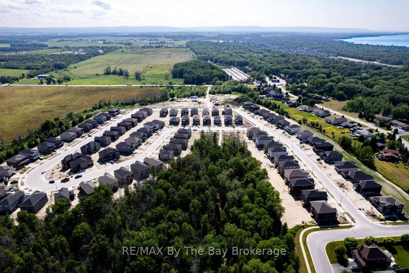 5 Misty Ridge Rd, Wasaga Beach, L9Z 0R8 | Image 2