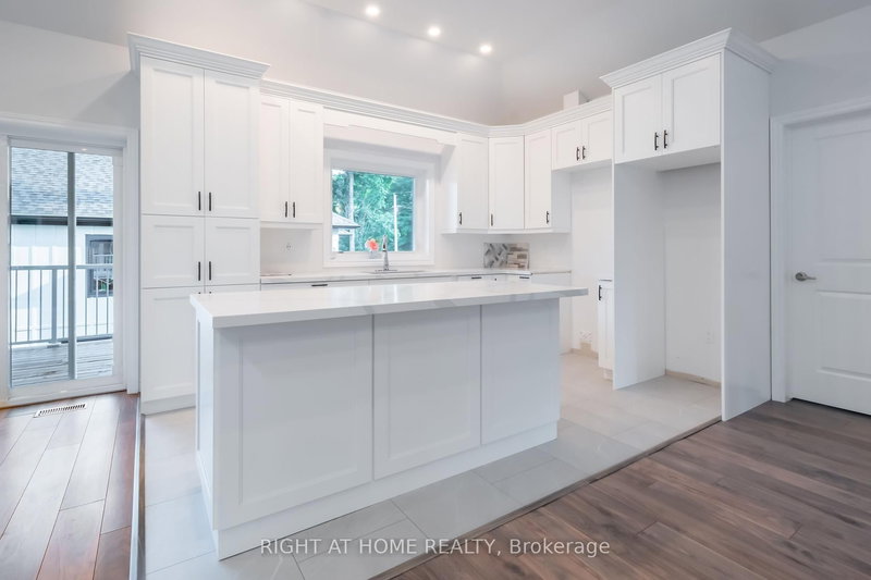 50 Breithaupt Cres, Tiny, L9M 0B2 | Image 2