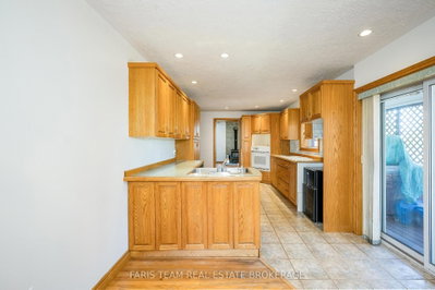 326 Lafontaine Road W — photo 3