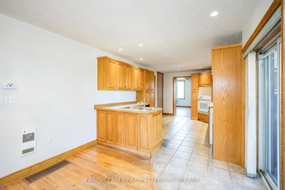 326 Lafontaine Road W — photo 6
