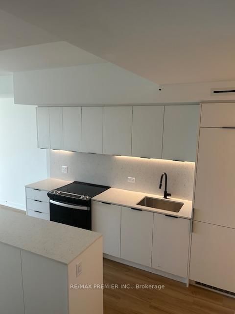 219 - 31 Huron St, Collingwood, L9Y 1C3 | Image 3