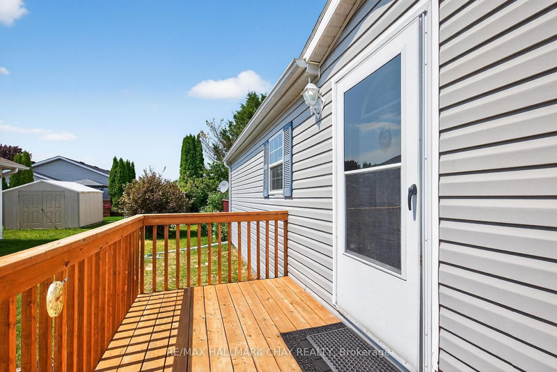3 Illinois Cres, Wasaga Beach, L9Z 3A8 | Image 3