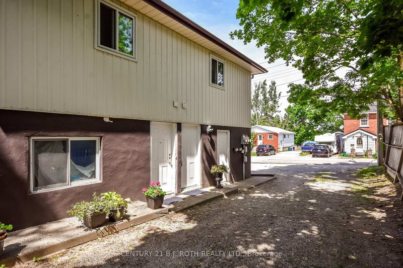 19 South St S, Orillia, L3V 3T1 | Image 2