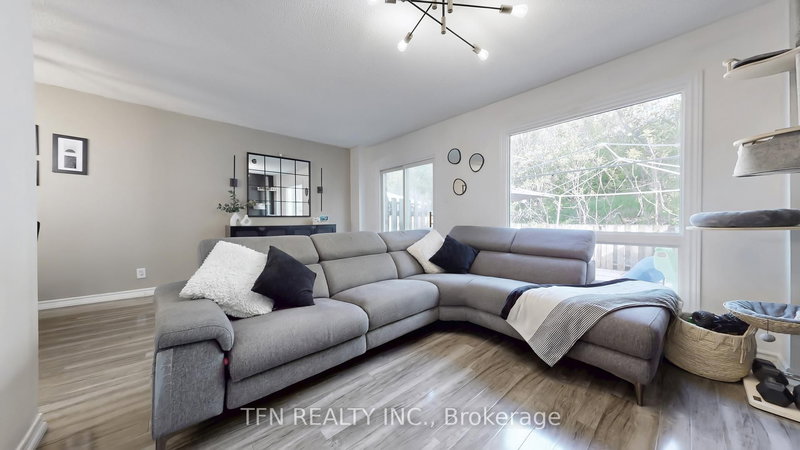 32 - 52 Adelaide St, Barrie, L4N 3T5 | Image 3