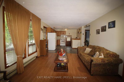 126 Woodward Dr, Tiny - Rural Tiny image-0-4