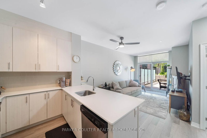 302 - 111 Worsley St, Barrie, L4M 0J5 | Image 2